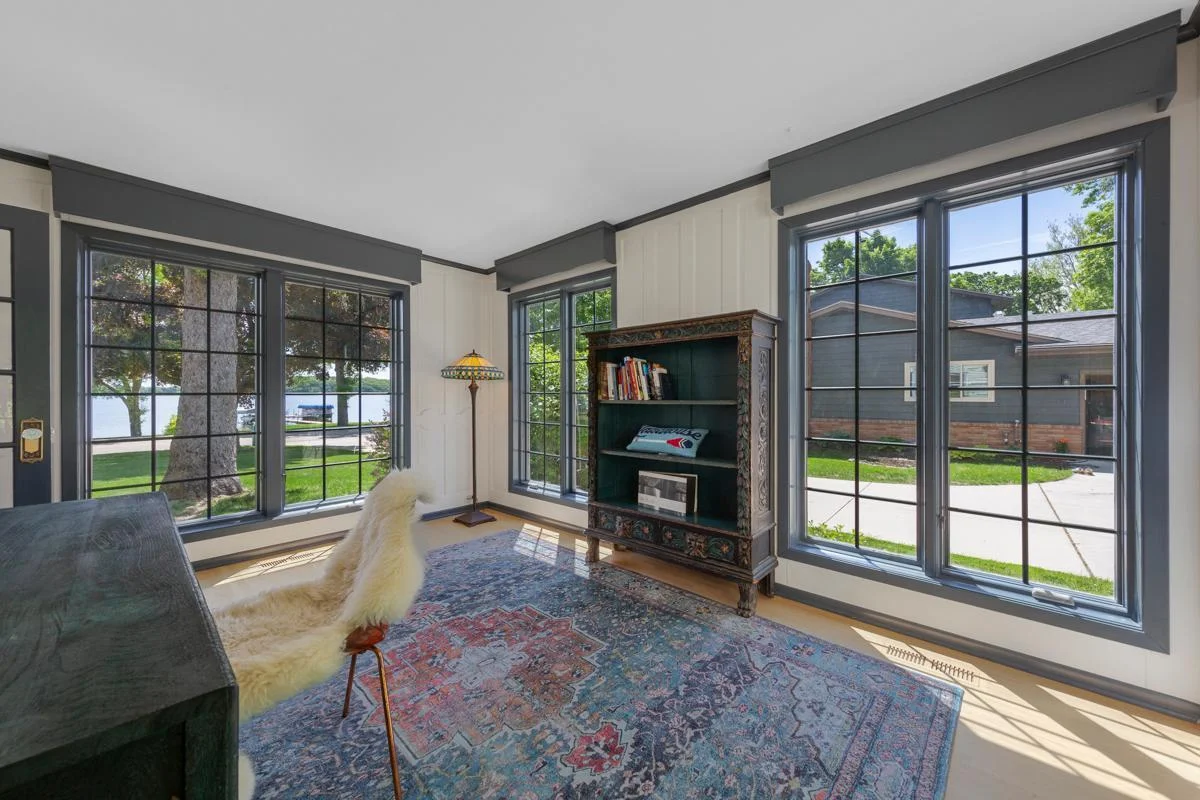 18 Sunroom.jpg