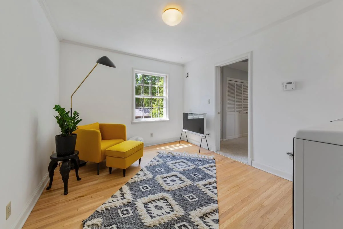50 Sitting area.jpg