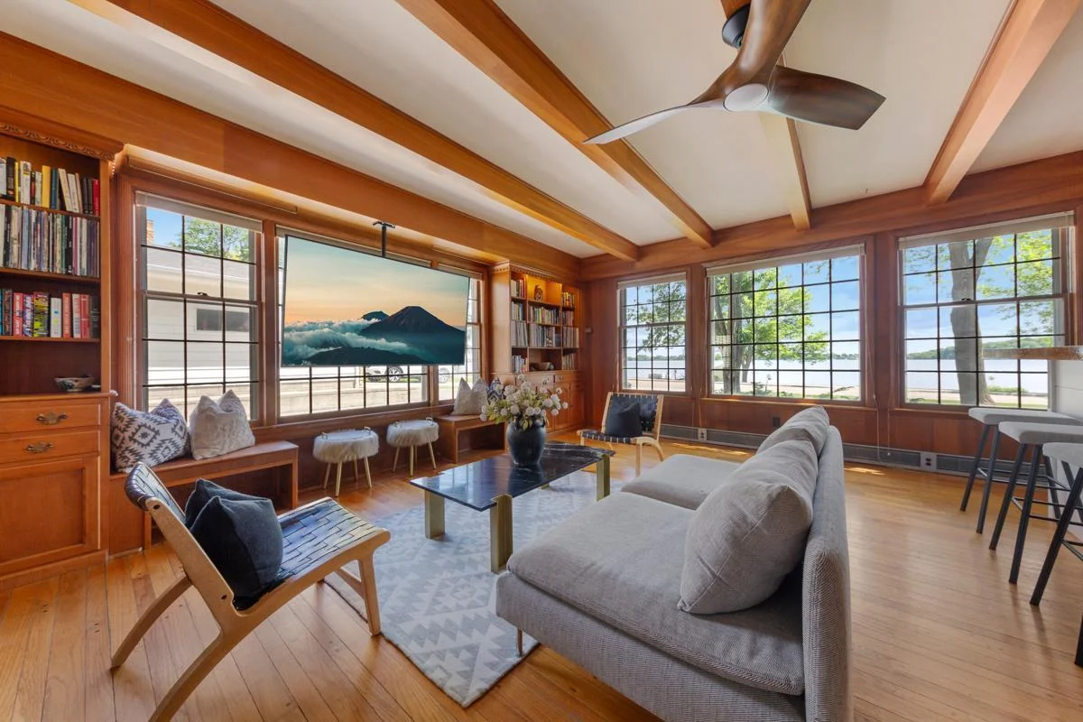 29 Family room.jpg