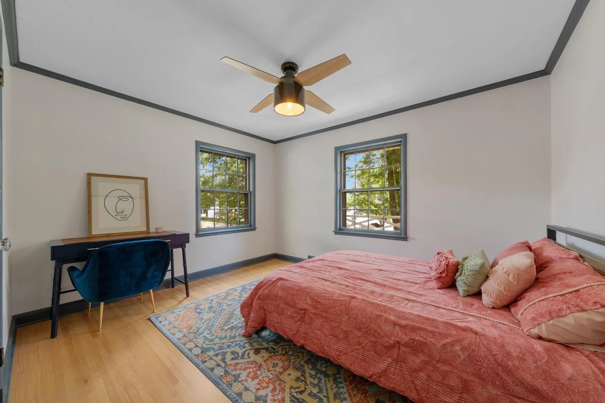 40 Bedroom 1.jpg
