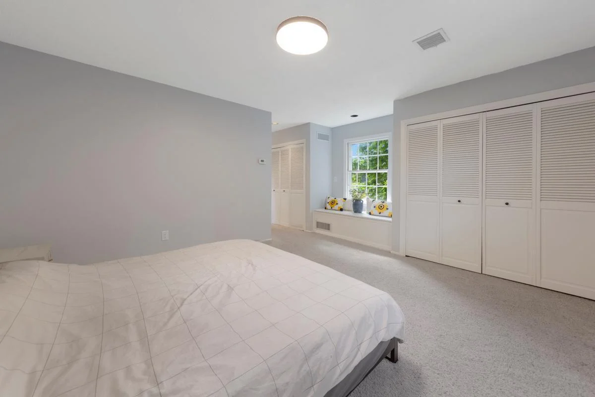 55 Main bedroom.jpg