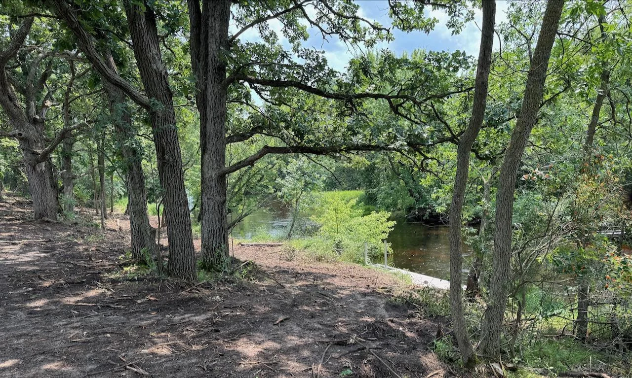 Beautiful views throughout. Make this your family compound, right in city limits. Agriculture, single family, cottages, townhomes, apartment... multiple possibilities!!