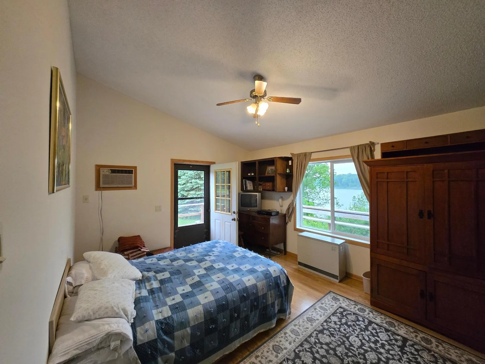 Bedroom 2, lake view, private entrance