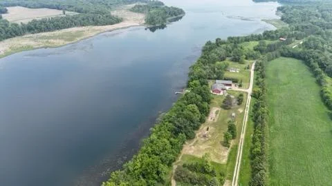 550 Feet of lakefront