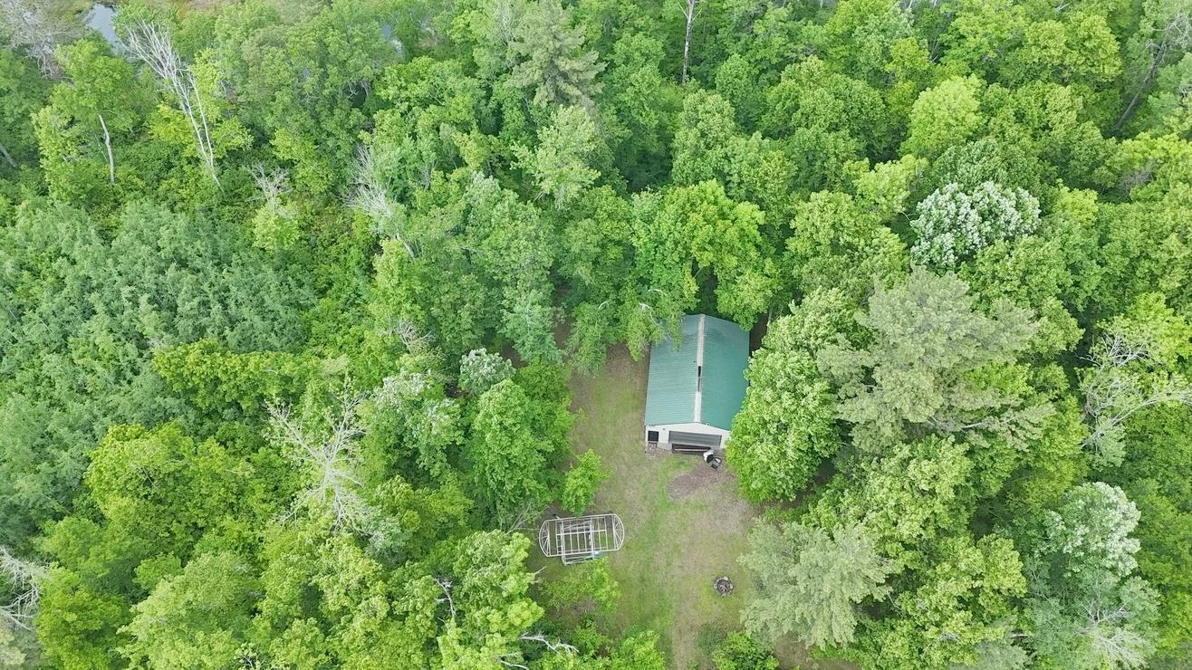 Aerial shed w/workshop