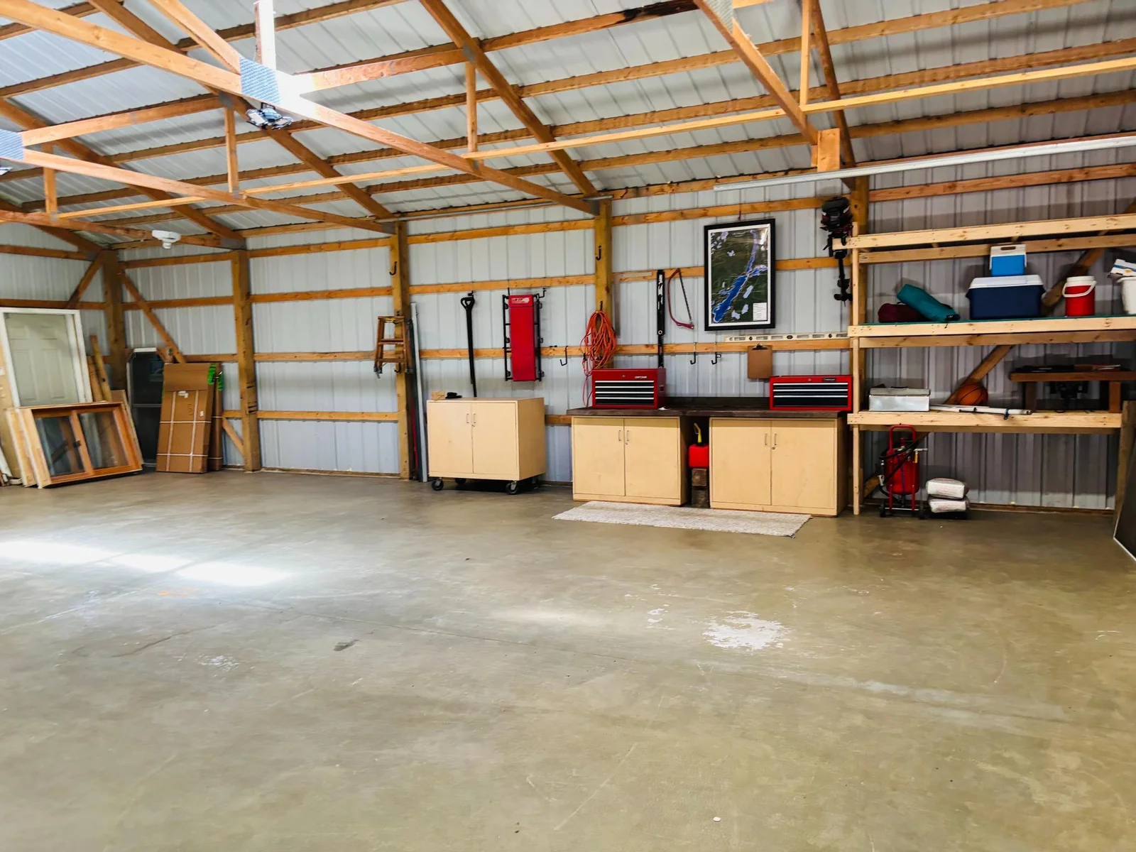 Plenty of storage for the lake life living toys