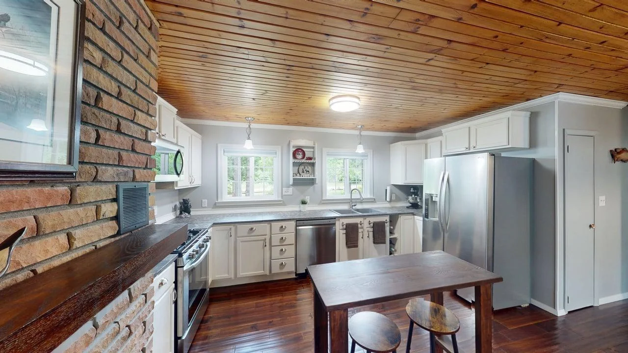 Kitchen w//SS energy star rated appliances