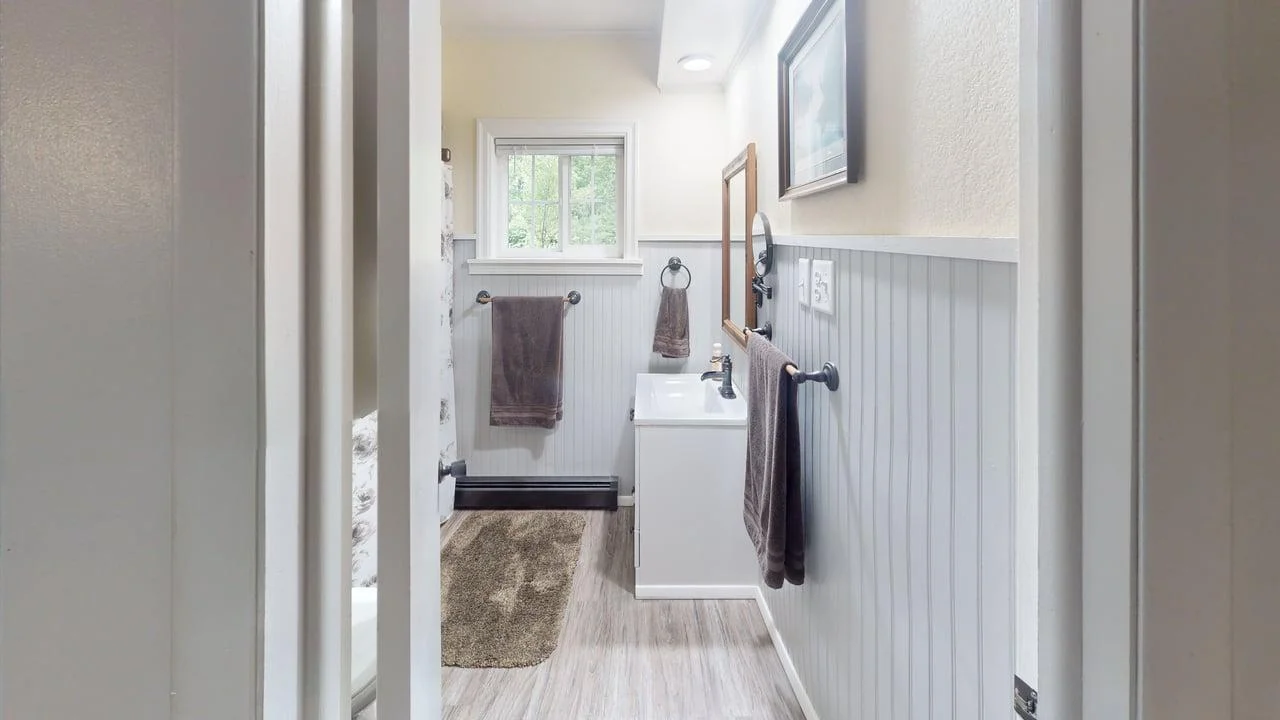 Full bath -upper level