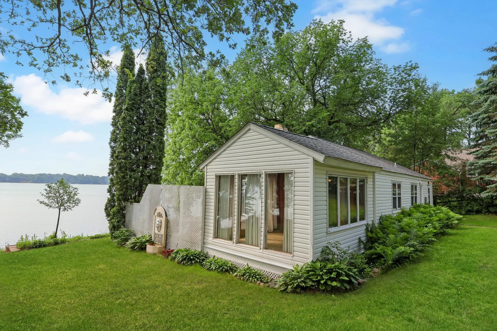 Lakeside cabin #1..jpg