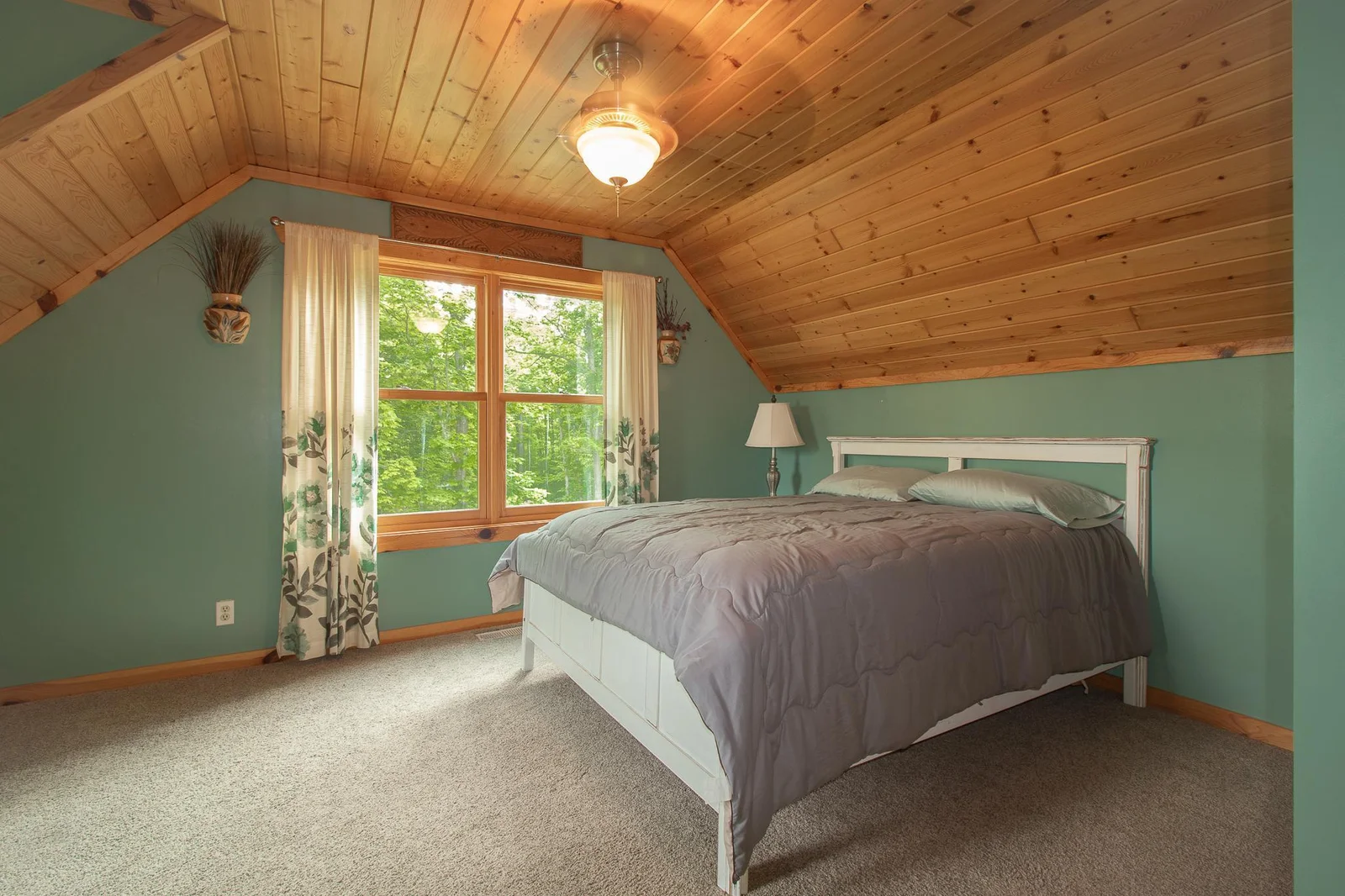 Loft Bedroom 2 - 14x15