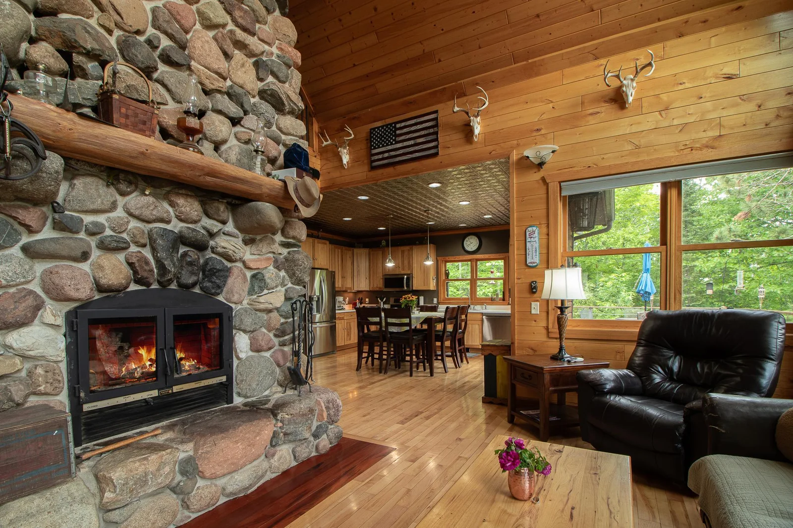 Great room open to kitchen/dining