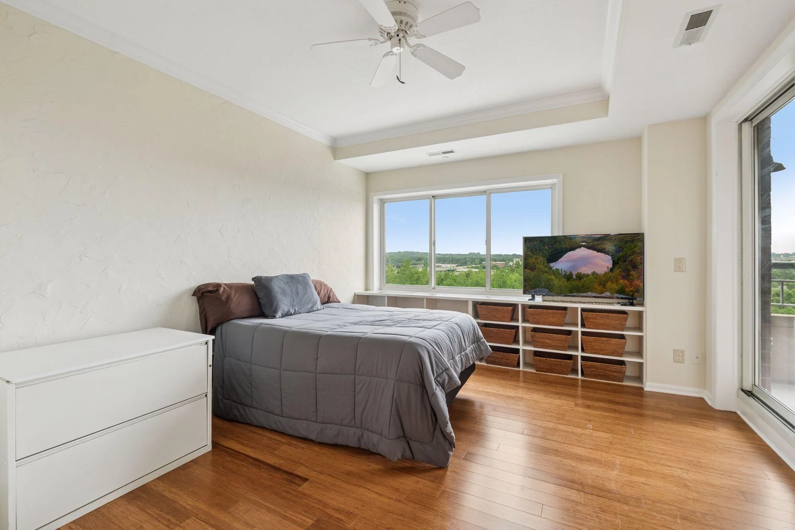 Spacious primary bedroom