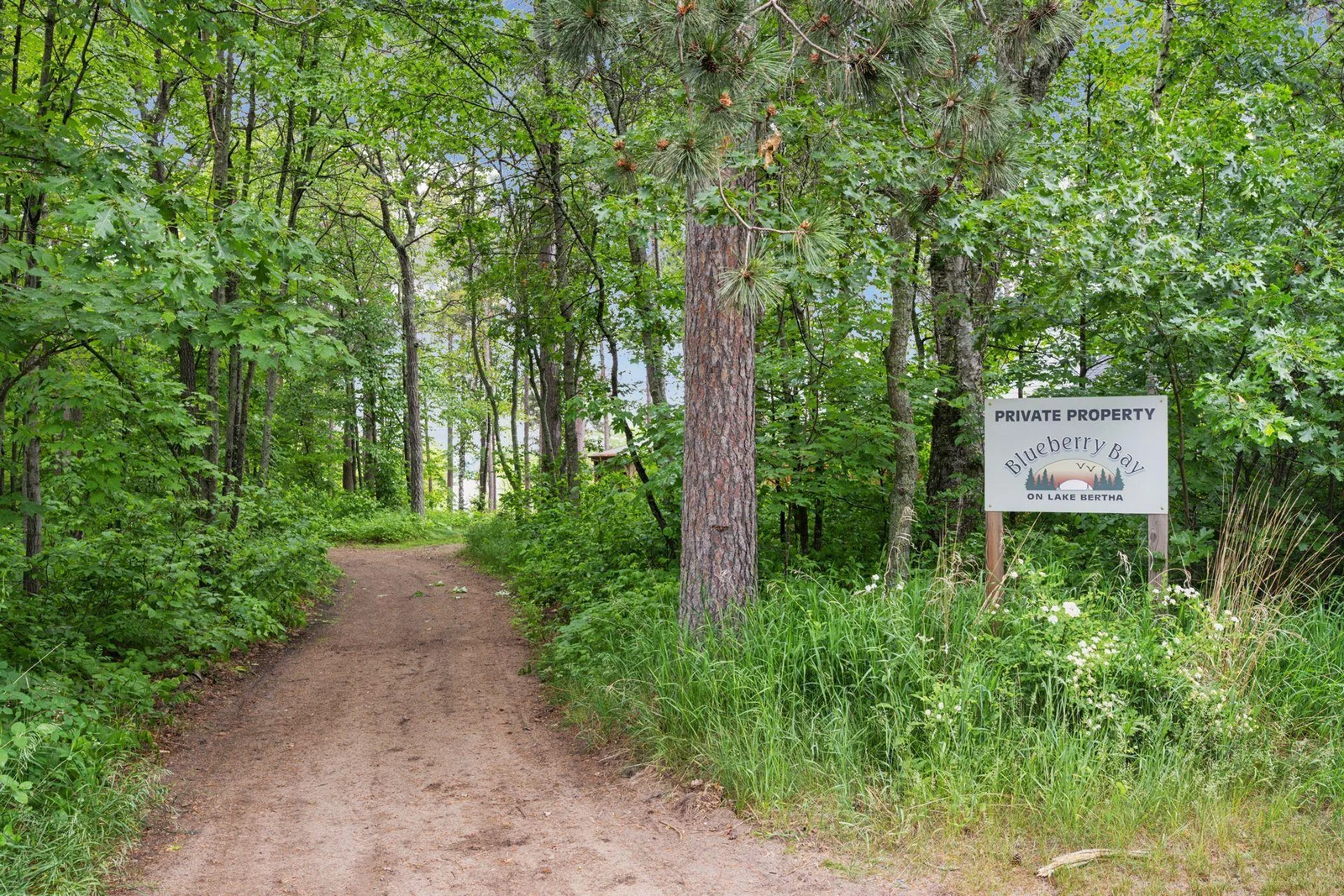 Private access to Lake Bertha