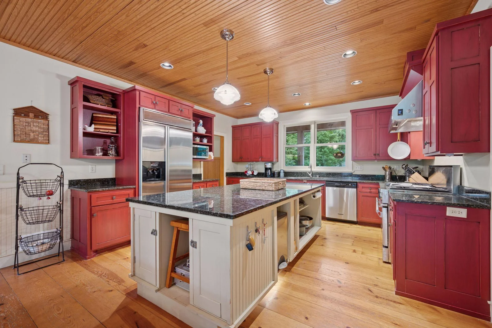 No lack of counter space in this chef's kitchen!