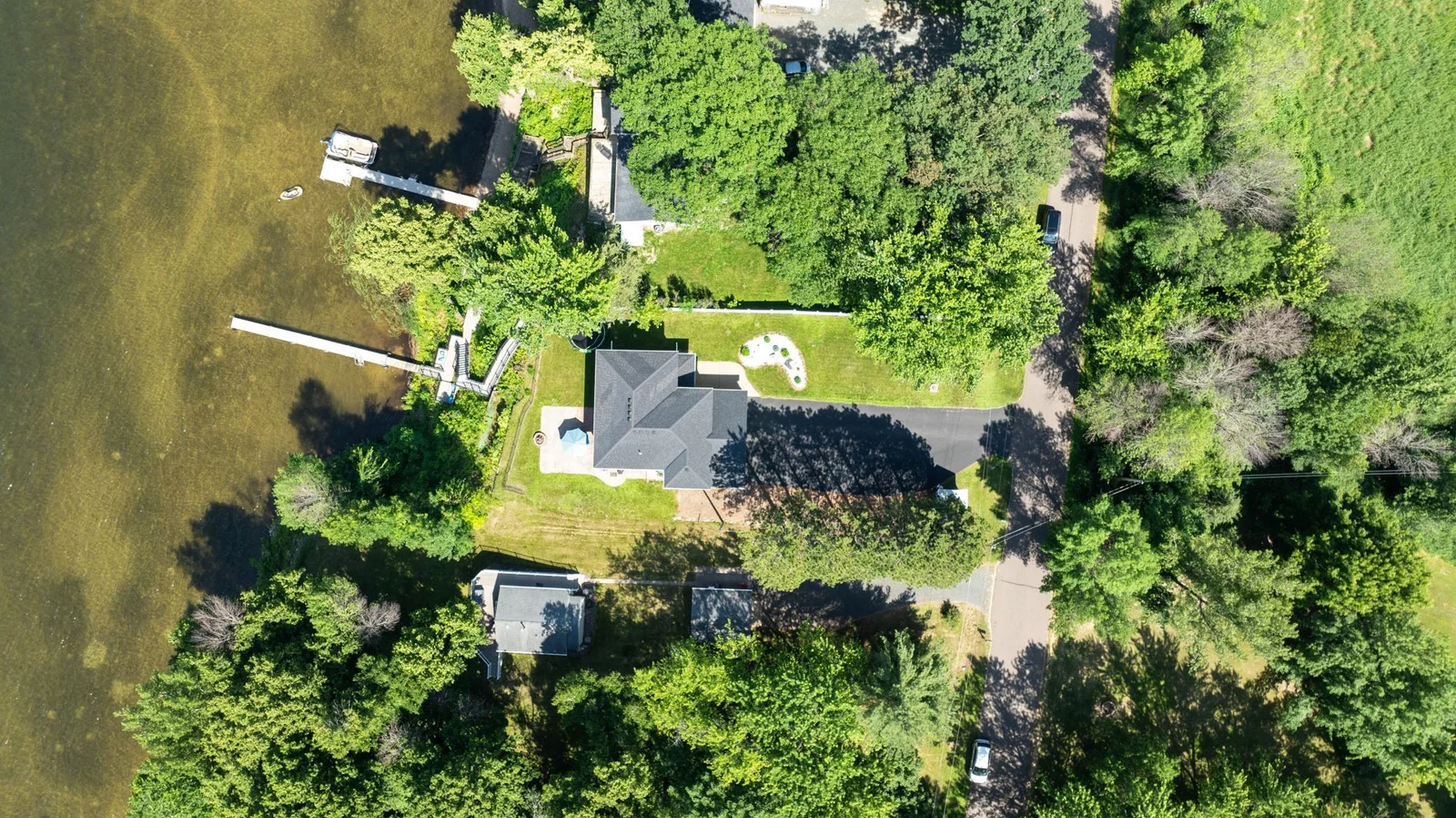 Birdseye view to the home