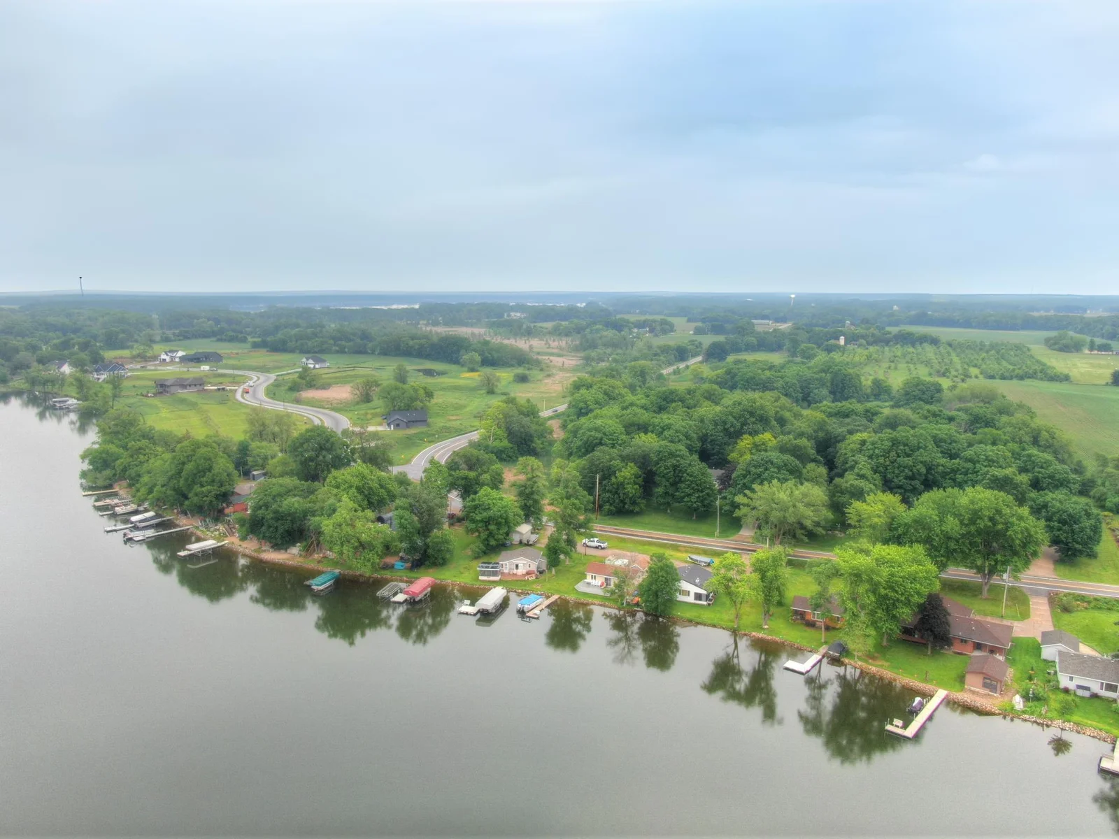 Located less than an hour from the Twin Cities, just outside the city limits of Annandale this property is close to a number of golf courses and has many dining, shopping and entertainment options nearby in the city of Annandale!