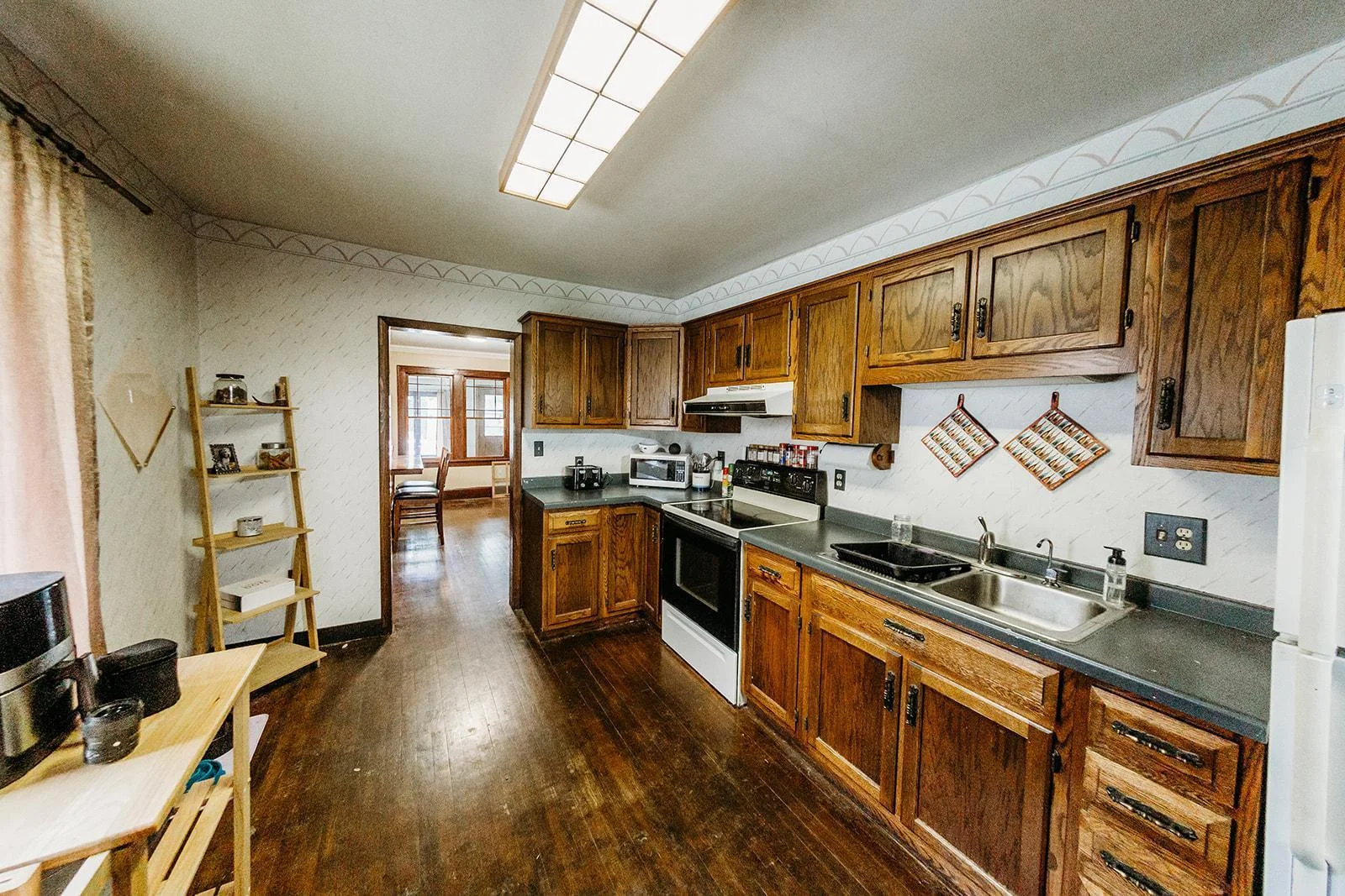 Kitchen to dining