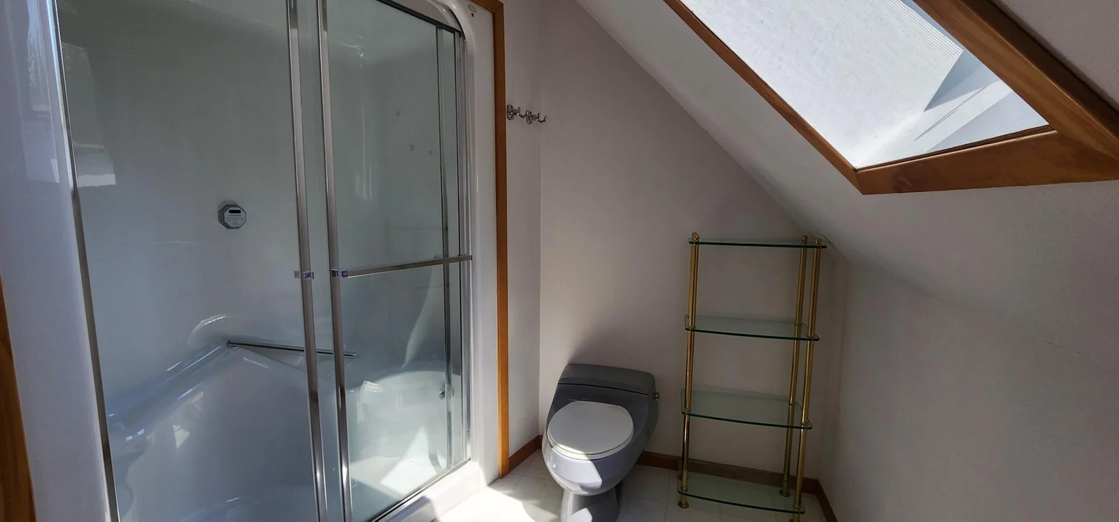 Loft walk-on shower