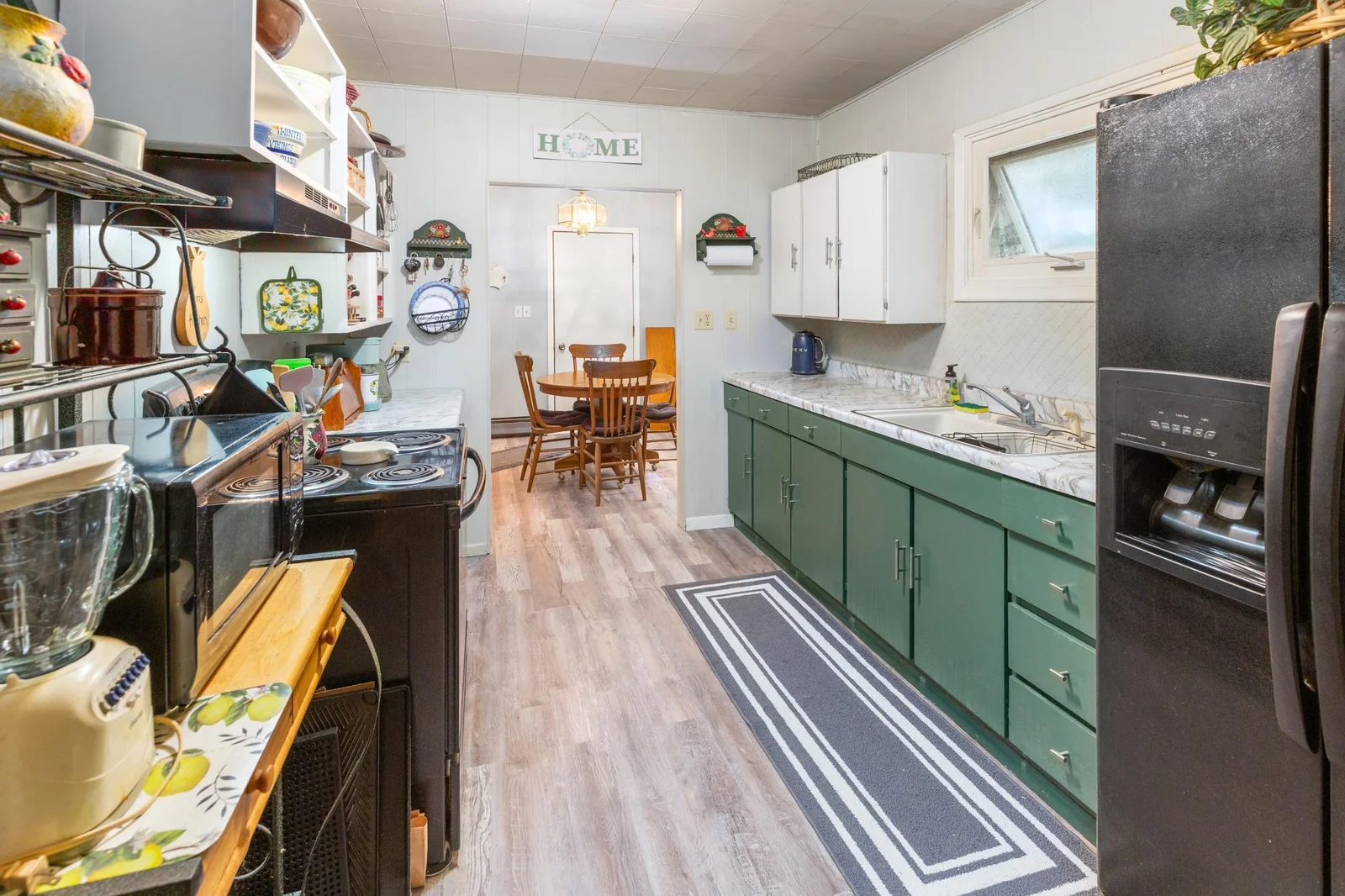 Kitchen 2 1.jpg