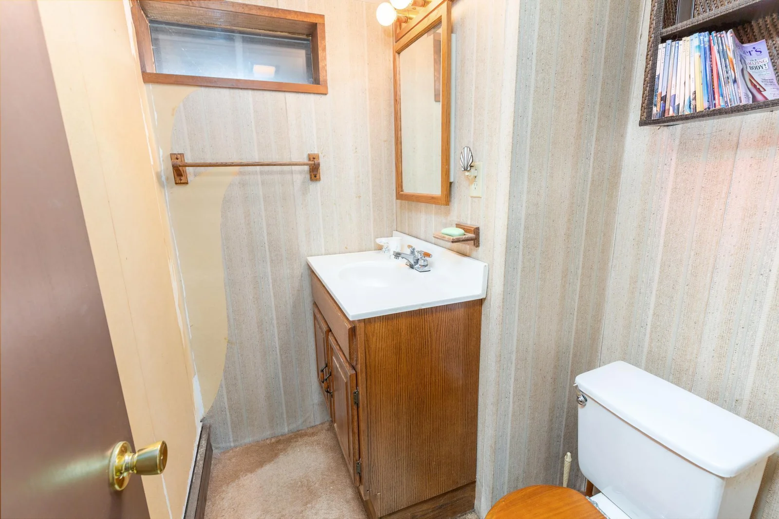 Lower bathroom.jpg