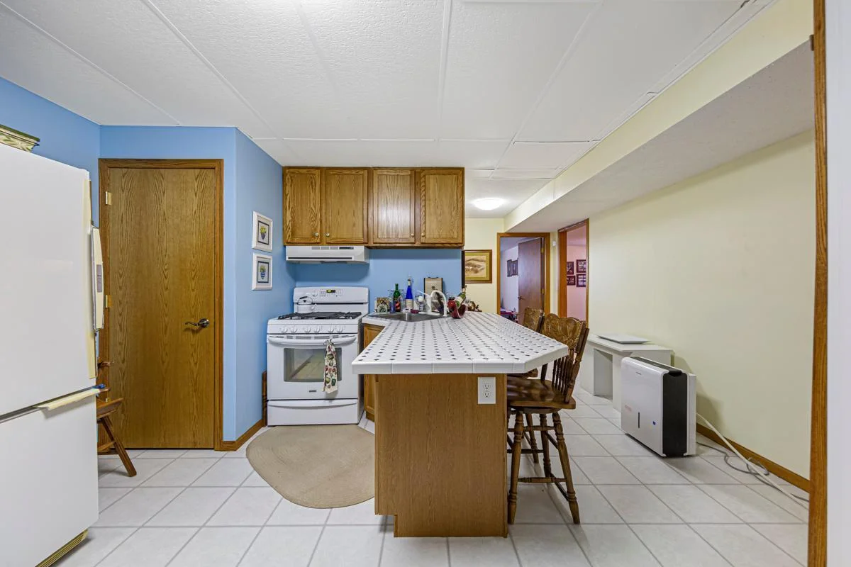 45 Kitchen_lower.jpg