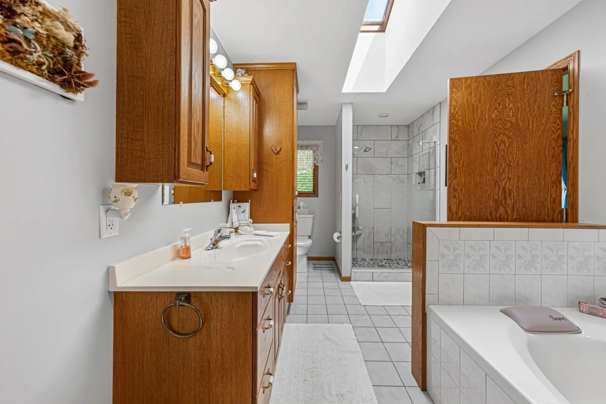 30 Bathroom.jpg