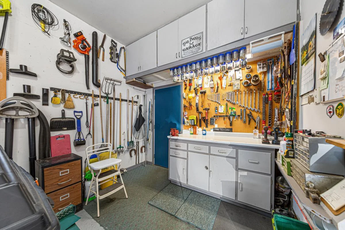49 Garage_workshop.jpg
