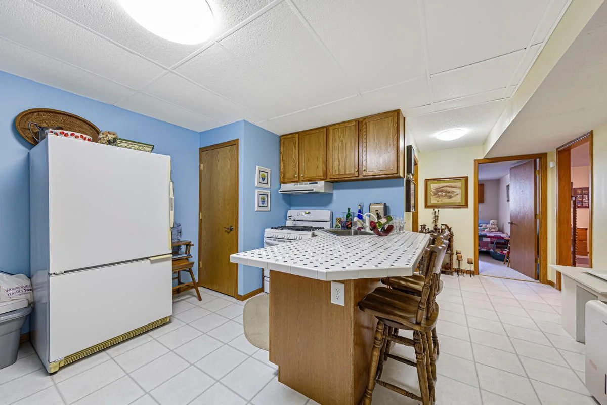 46 Kitchen_lower.jpg