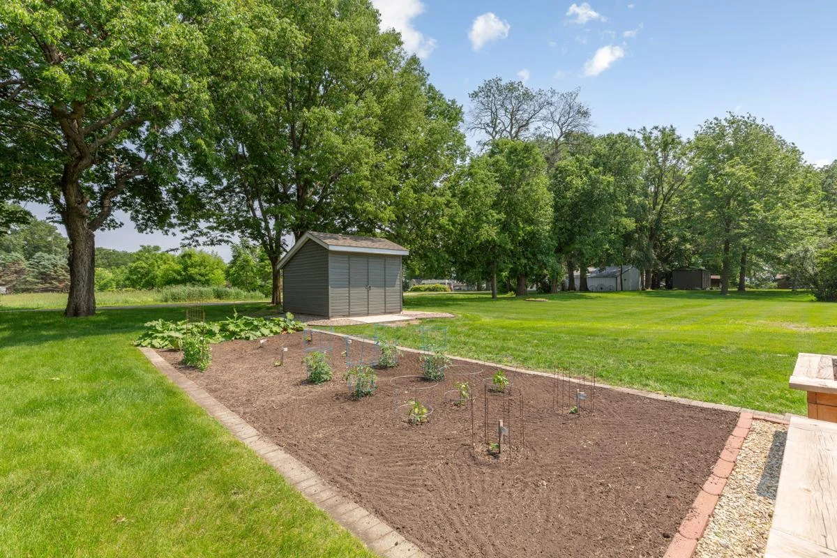 9 Garden.jpg