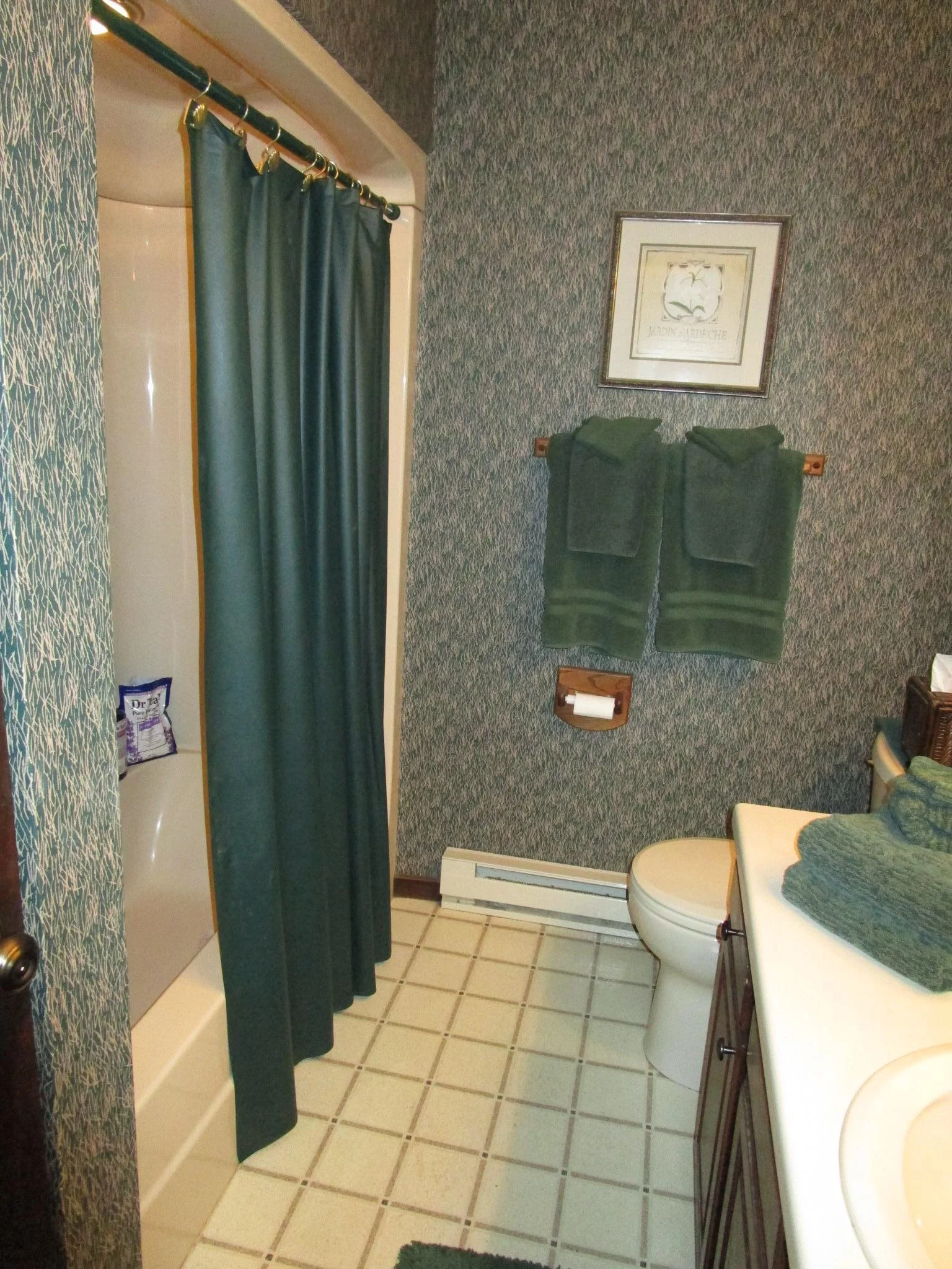 Full Bath.JPG