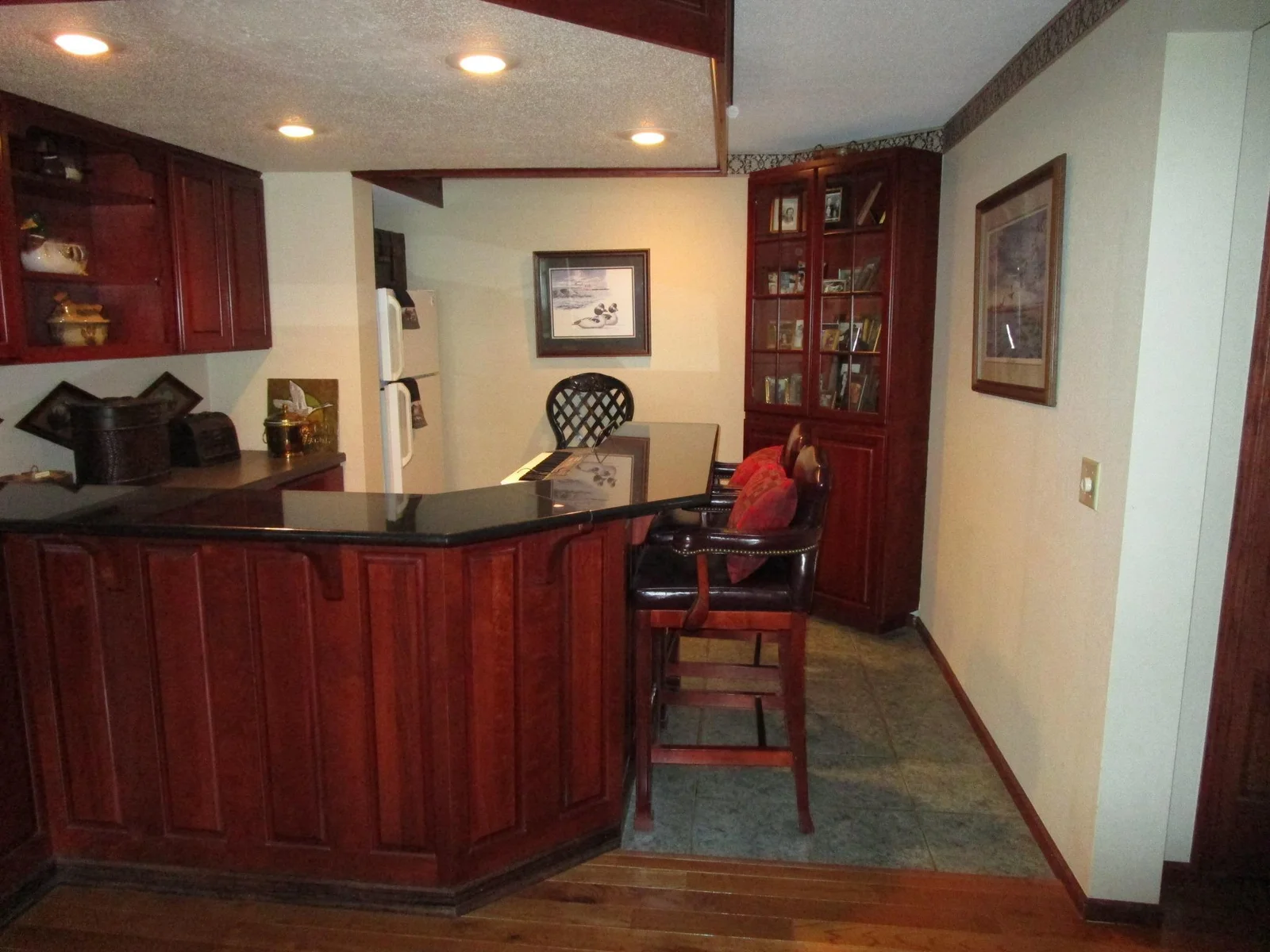 Lower Level Wet Bar.JPG