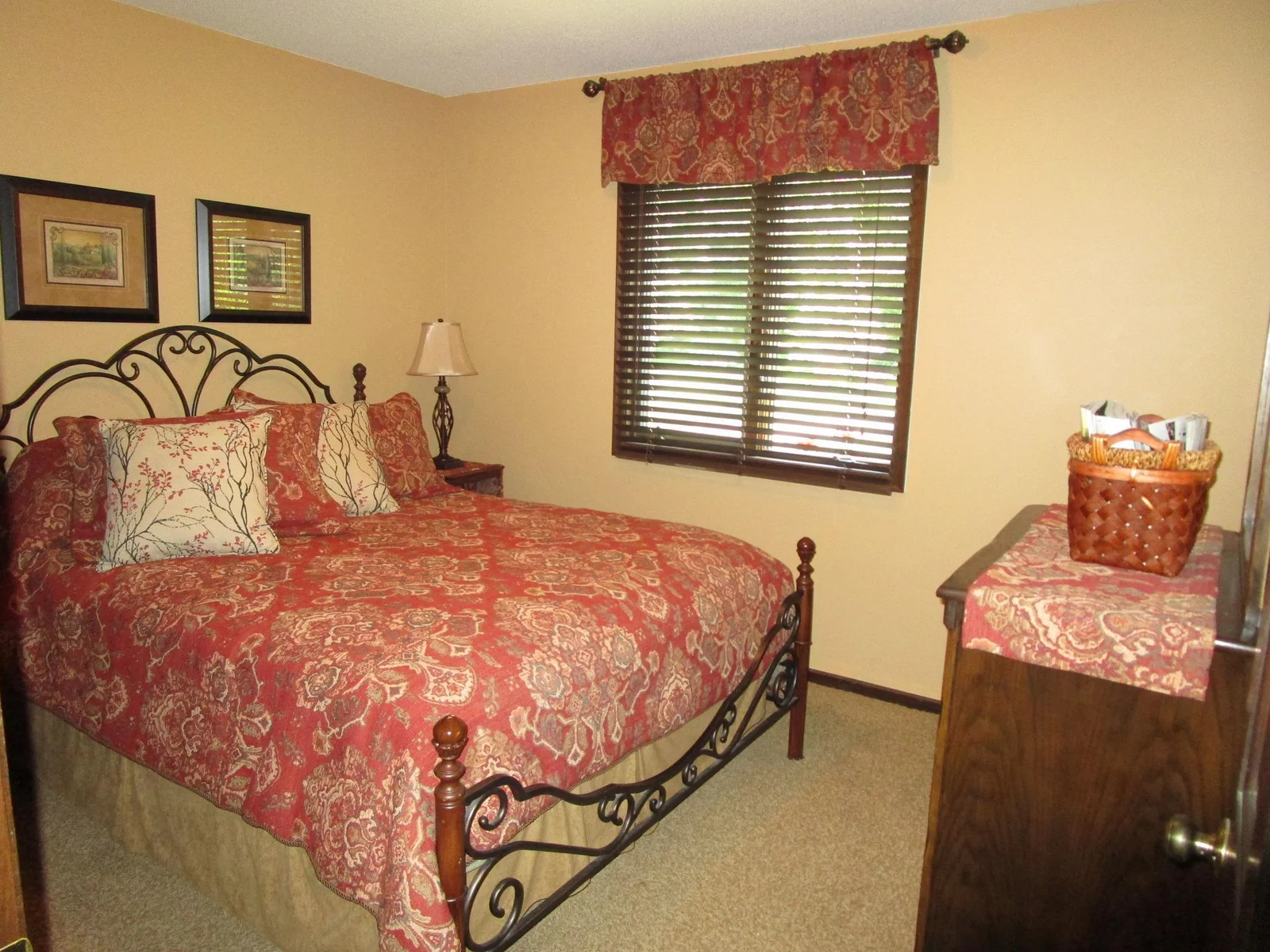 Bedroom 4.JPG