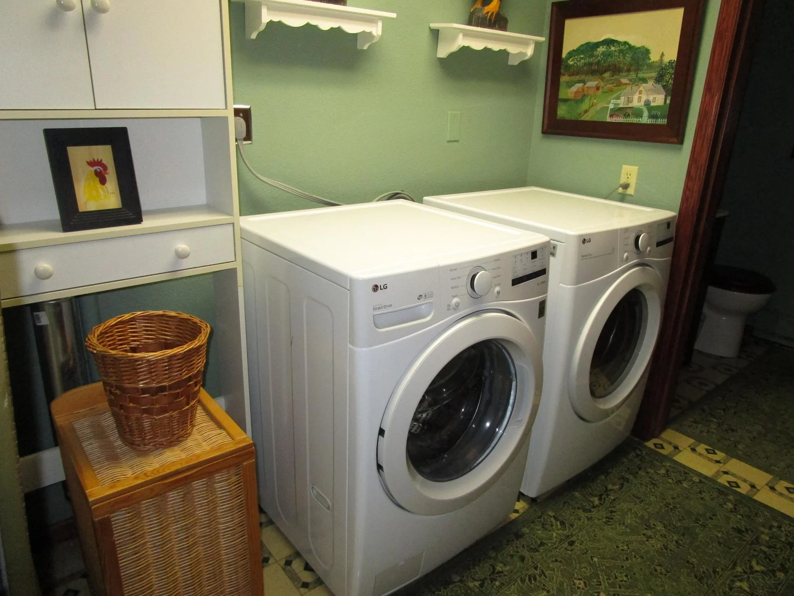 Lower Level Laundry.JPG