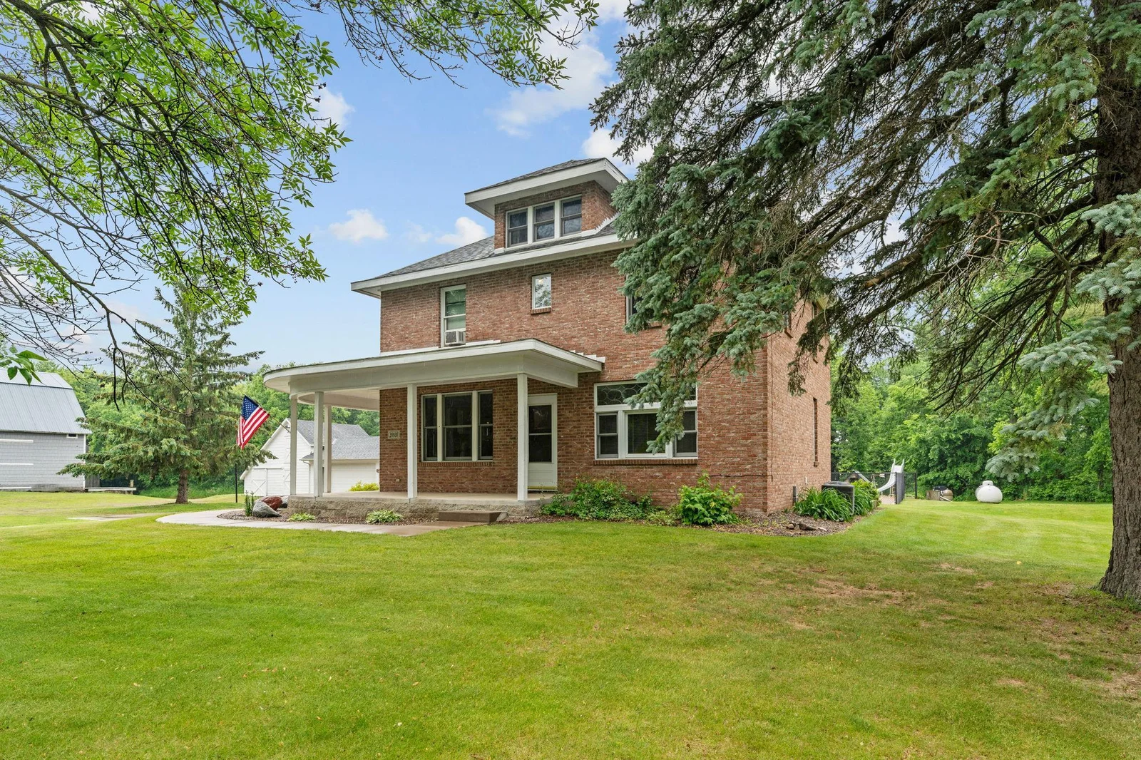 Front view of the home.