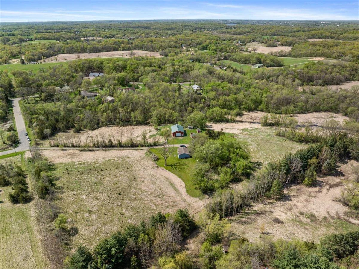 Welcome to Peaceful Surroundings, country living, all just 30 min from the cities