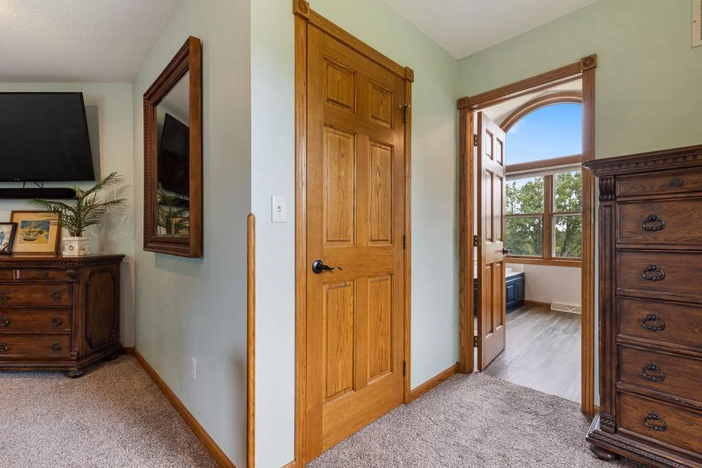 Primary suite walk-in closet