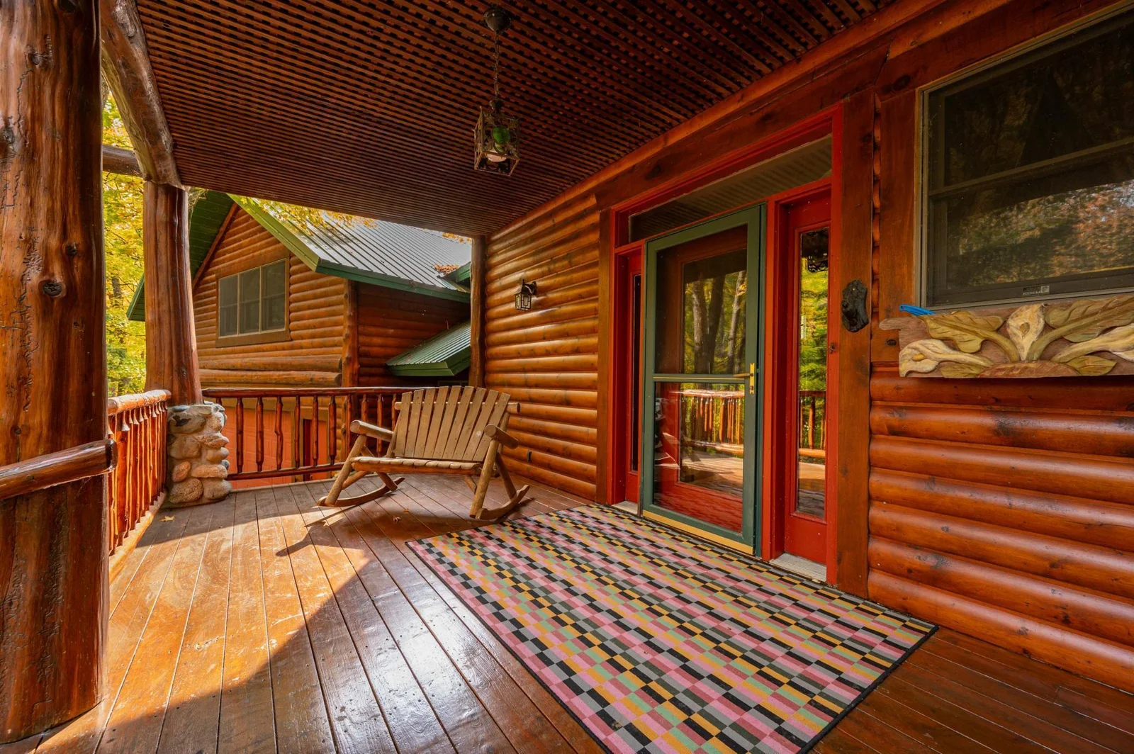 Pretty Log Siding