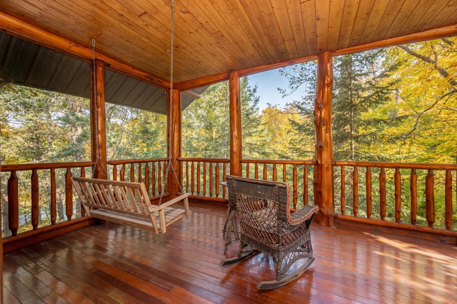 Upper Level Screen Porch