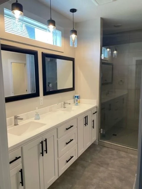 Master 3/4 Bath.jpg