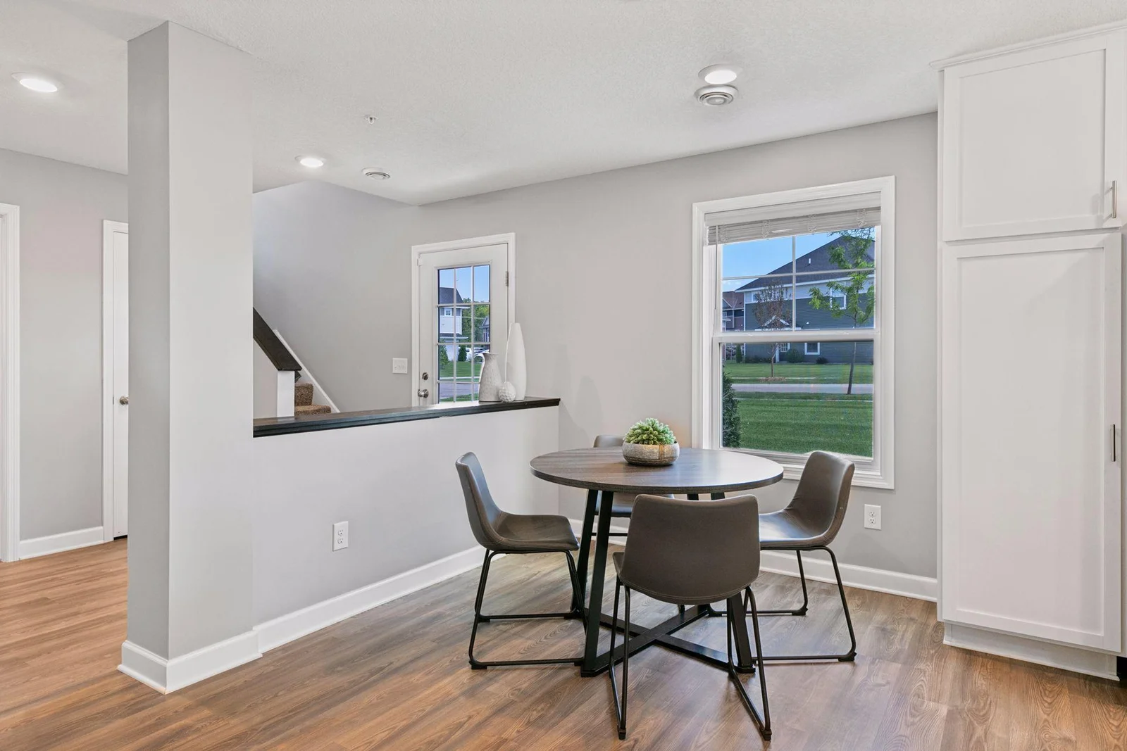 Dining area, right off the kitchen