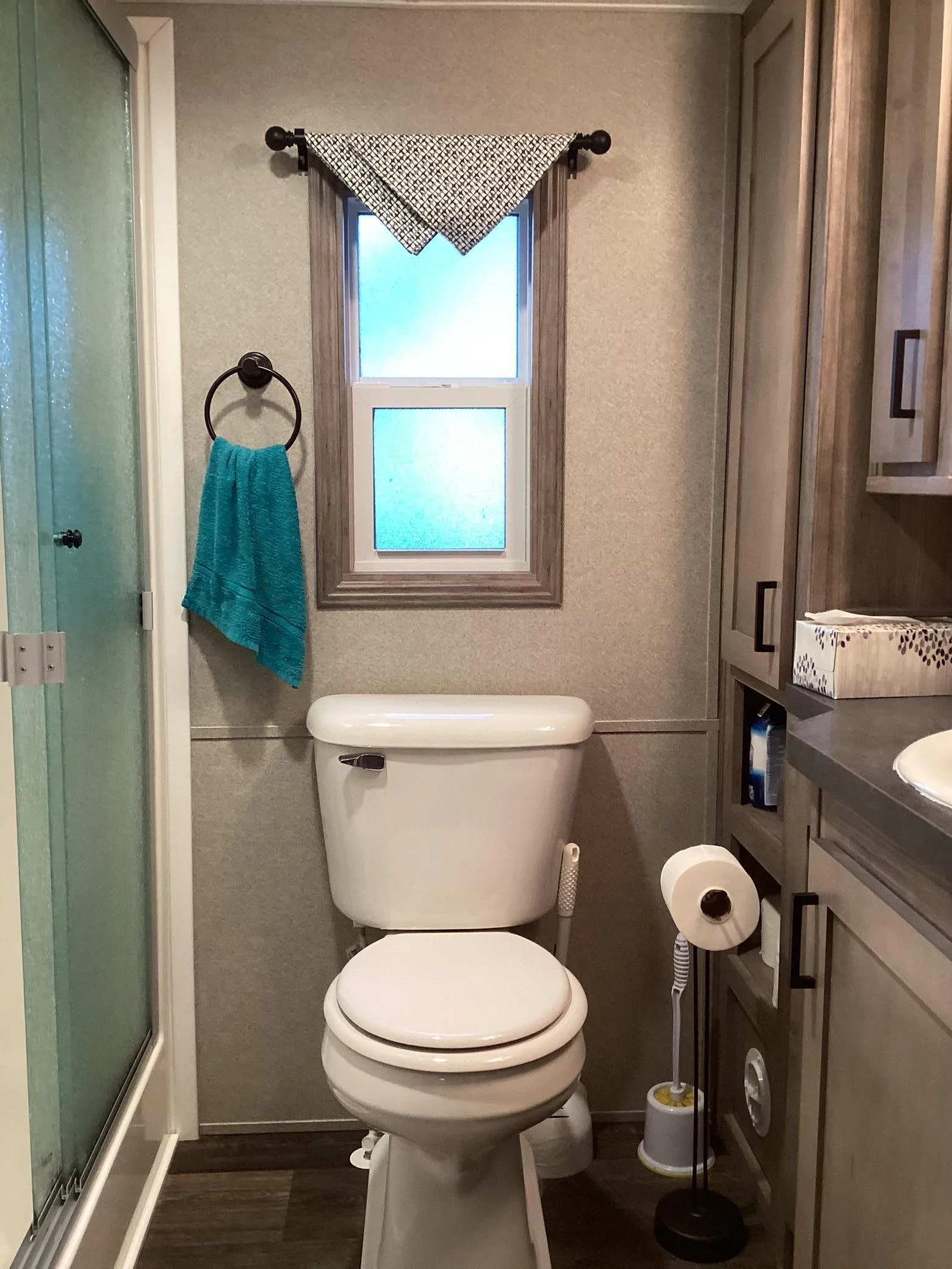 Modern 3/4 bath