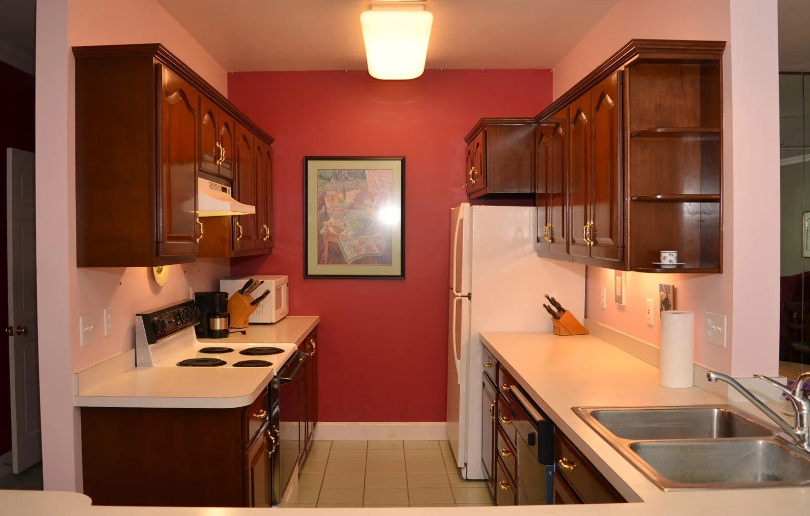 Kitchen 2.JPG