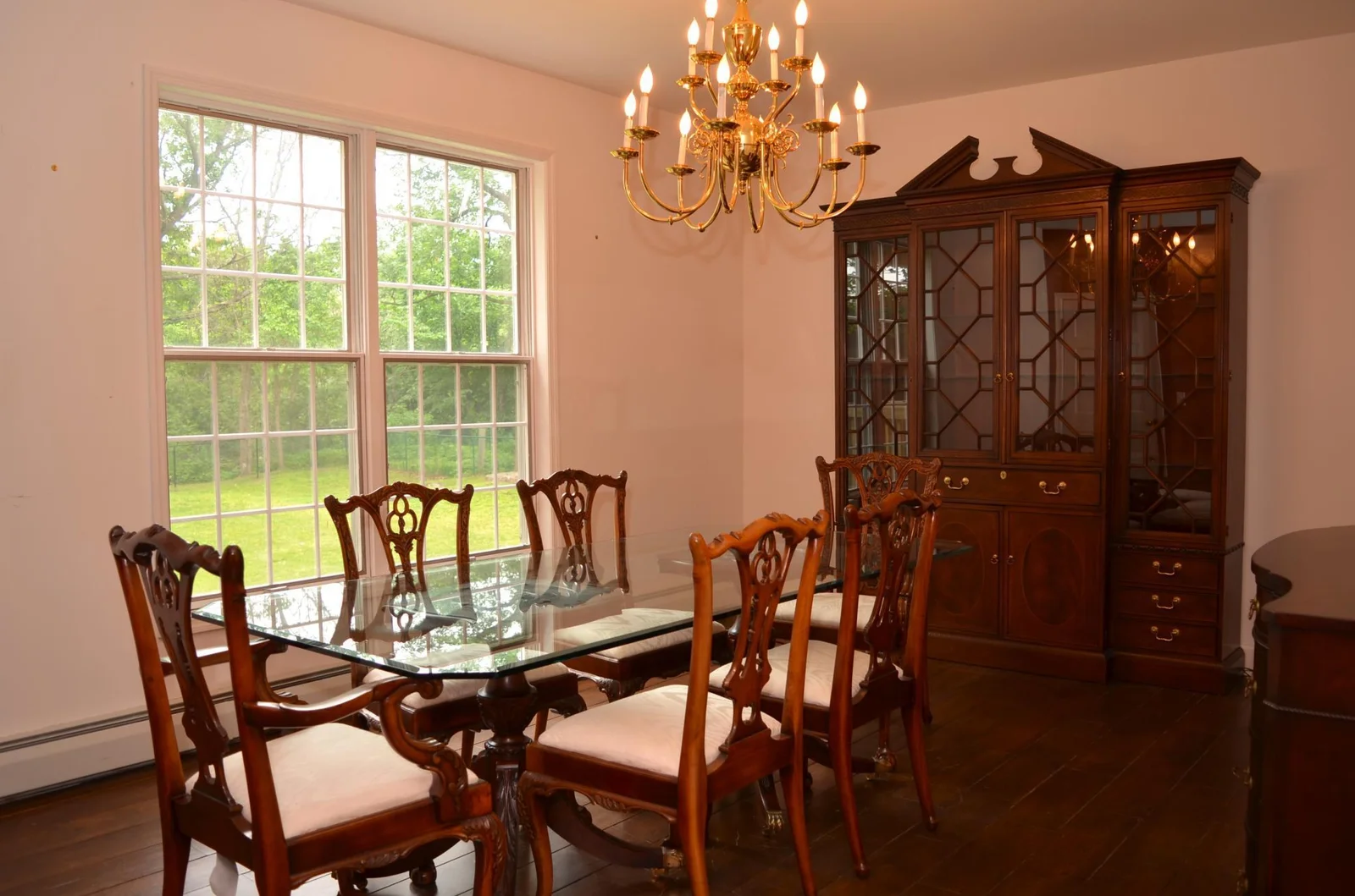 Dining Room 1.JPG