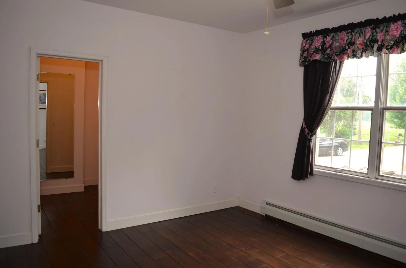 Second bedroom 3.JPG