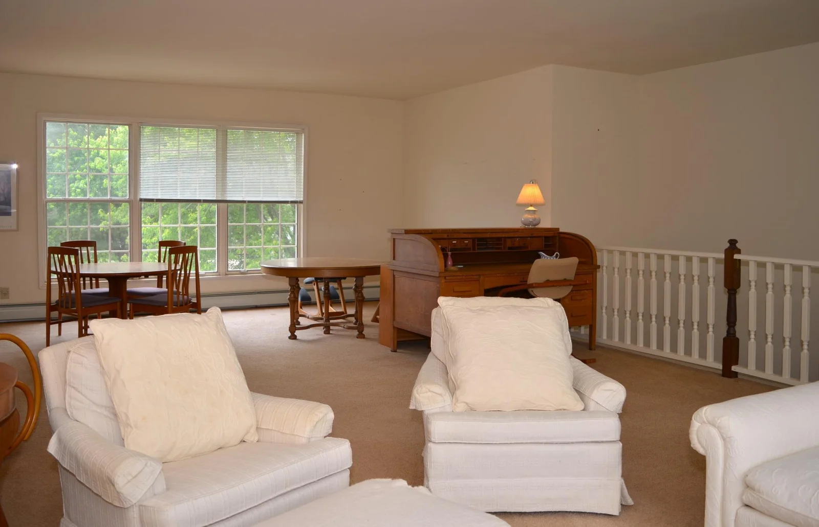 Living Room 4.JPG