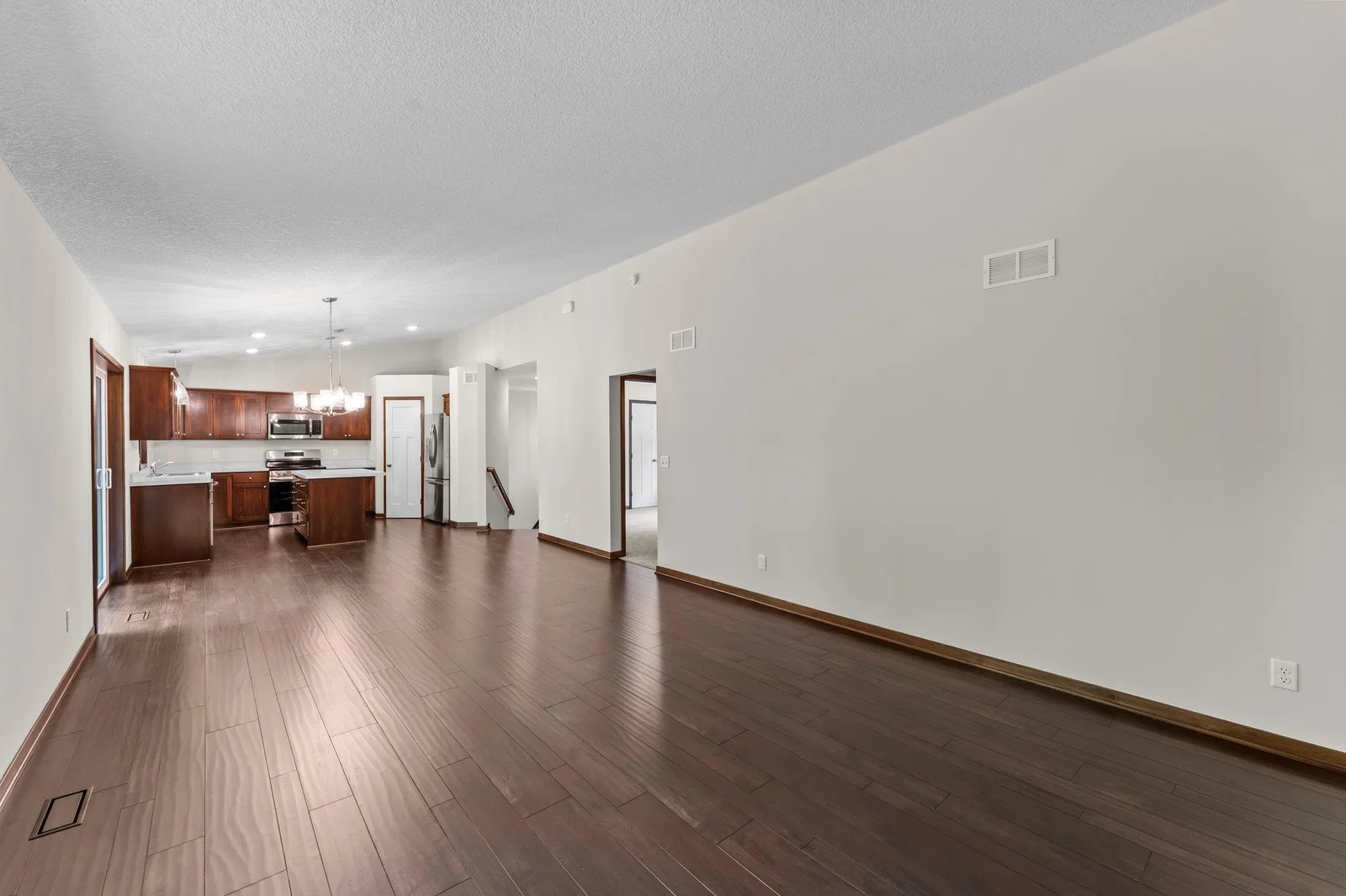 22-web-or-mls-1801 Hawk Trail-125.jpg