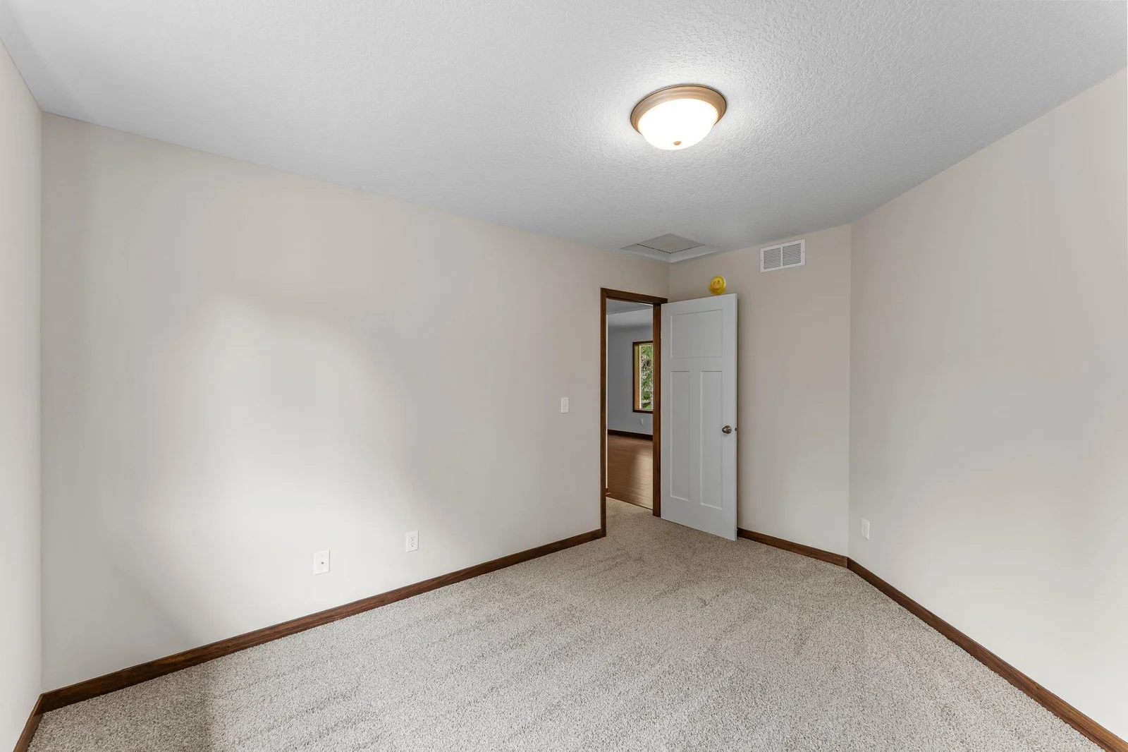 27-web-or-mls-1801 Hawk Trail-145.jpg
