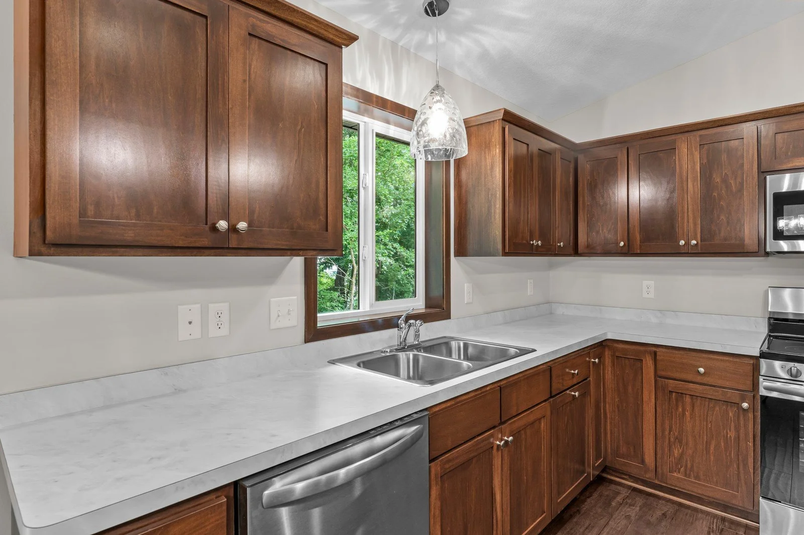 16-web-or-mls-1801 Hawk Trail-103.jpg