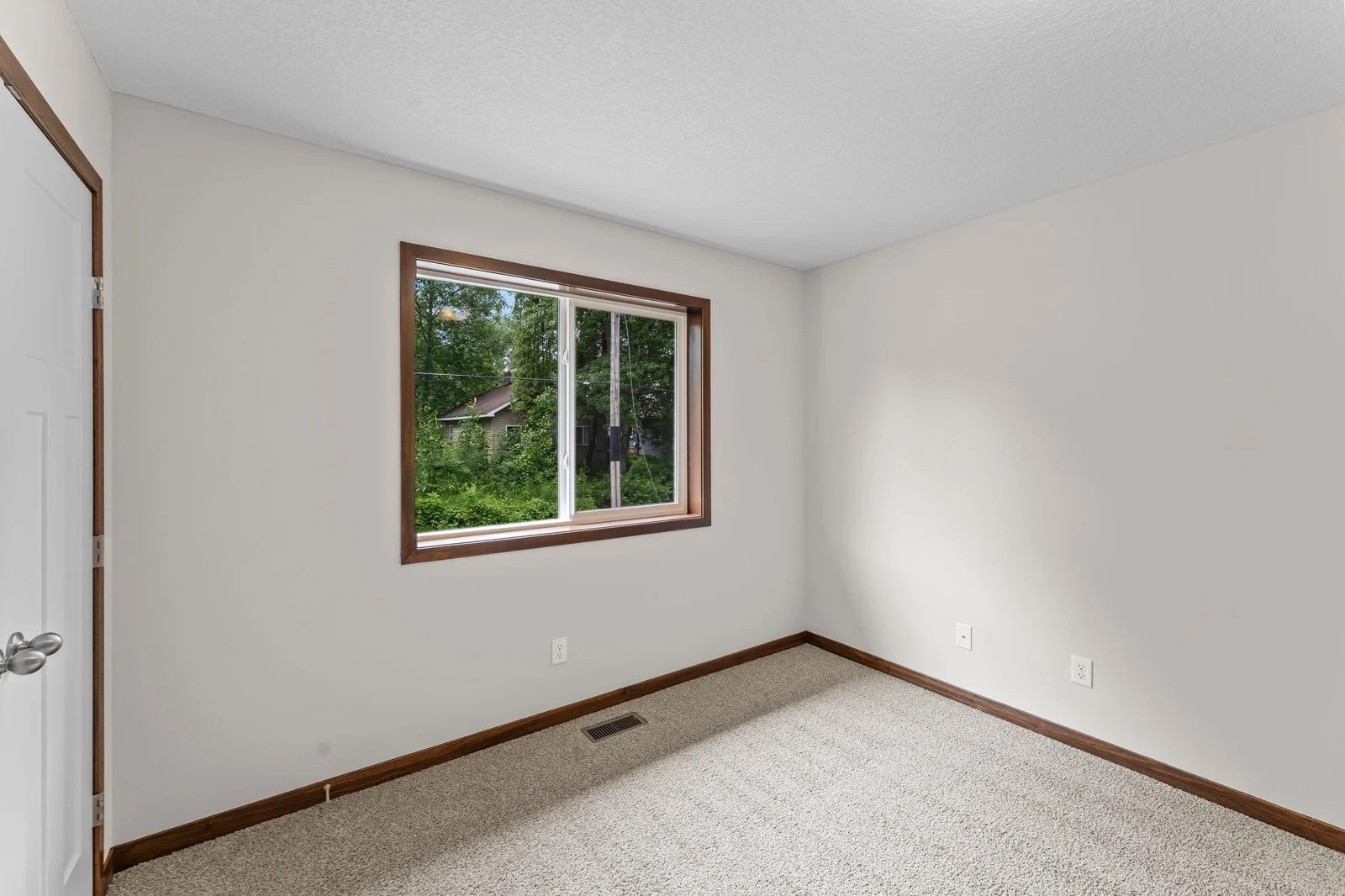 28-web-or-mls-1801 Hawk Trail-149.jpg