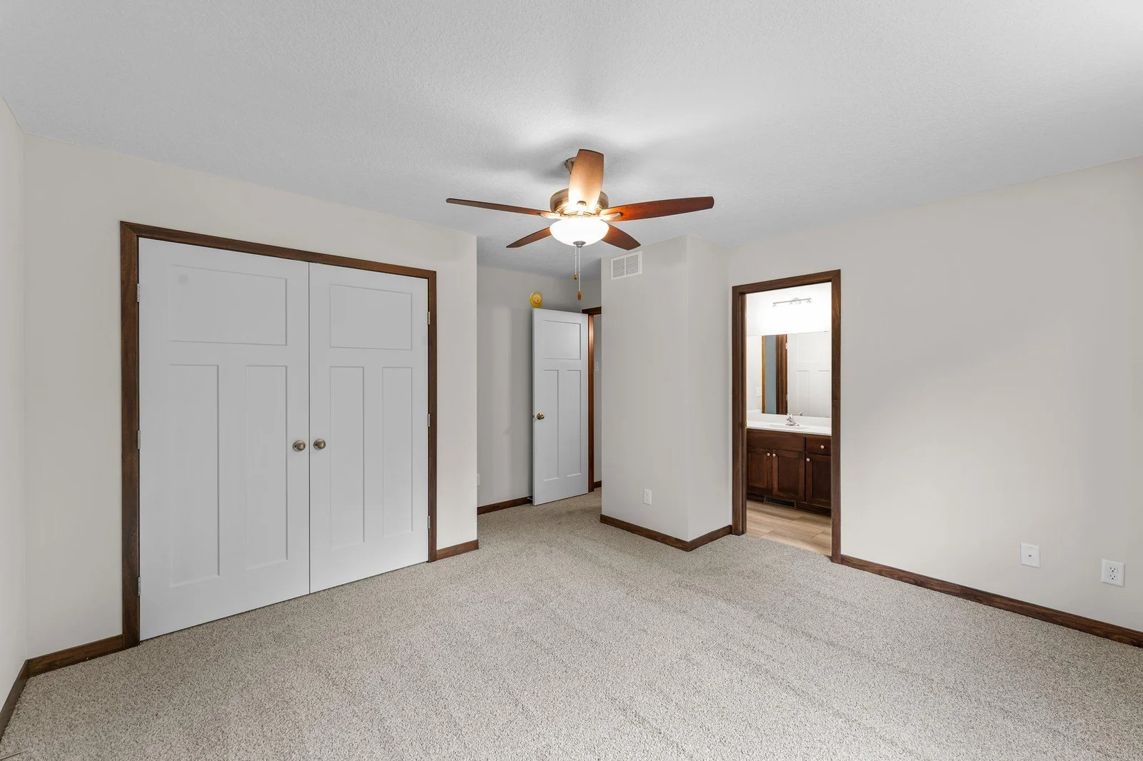31-web-or-mls-1801 Hawk Trail-160.jpg